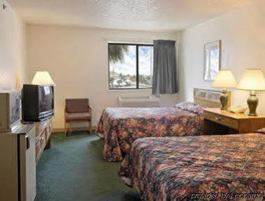 ซูเปอร์ 8 บาย วินด์แฮม อารันซัสพาส Hotel อแรนซาสพาส ภายนอก รูปภาพ